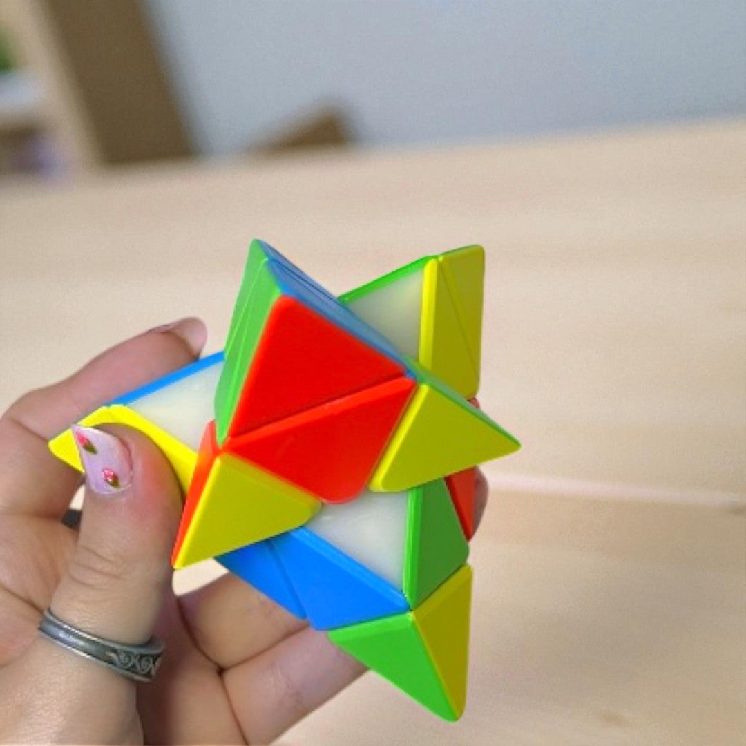 JUEGO CUBO FORMA TRIANGULO (9.5CM) JUEGO CUBO FORMA TRIANGULO (9.5CM)